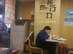 大堂-华莱士·全鸡汉堡(宝丰路店)