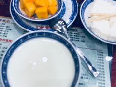 -赵记传承特色牛奶甜品(泉城广场店)