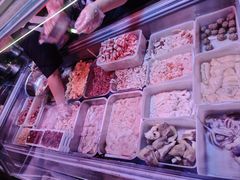 -周良天山牛杂城(天山路总店)