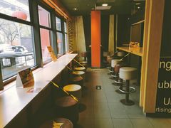 靠窗位-麦当劳(农光里店)
