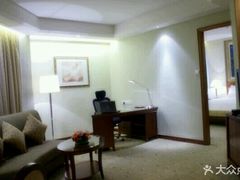 -汕尾巴黎半岛酒店