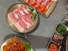 -围炉肉舍•炭烤活鳗•丹东海鲜烤肉(步行街店)