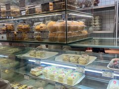 -白玉兰食品甜凤店(合生汇店)