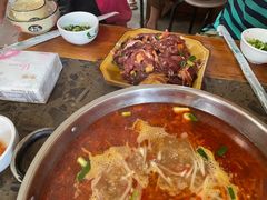 -黄利砖万峰林布依特色酸笋牛肉馆