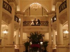 iphone_upload_pic-LONG BAR 廊吧(外滩华尔道夫酒店)