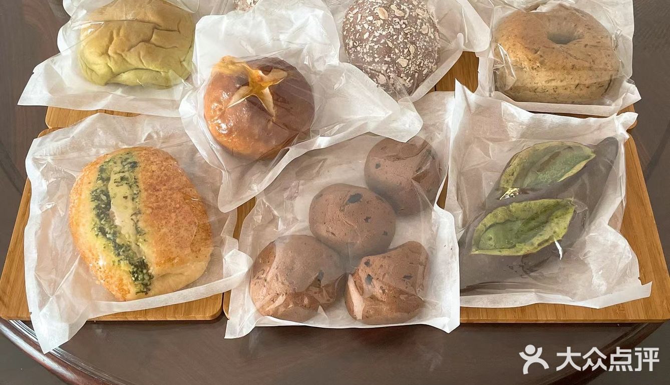 均价7元的贝果宝藏店铺！面包脑袋的我无脑冲[加油]