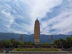 -三塔倒影公园
