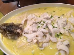 酸汤鲈鱼-金陵后厨·南京菜(新街口秣陵路店)