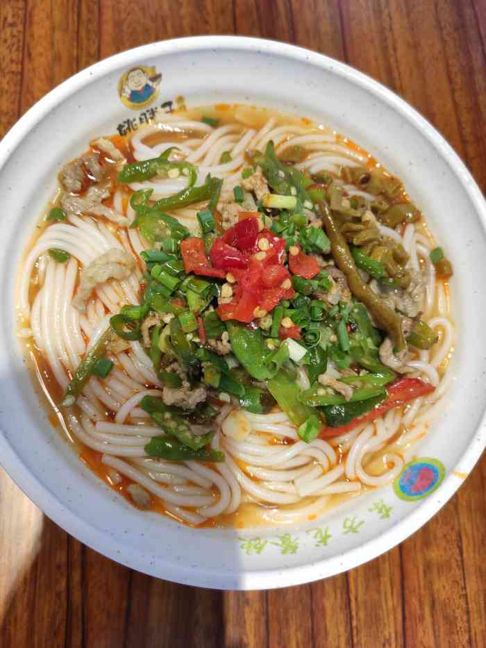 打分 又来和大明明嗦粉了 今天尝了青椒肉丝的,还可以,但是我还是更爱