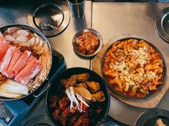 部队锅-MI WU FACTORY米屋美食工厂餐厅(绿地店)
