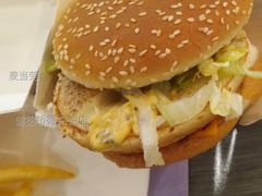 巨无霸经典中薯条套餐-麦当劳(健德桥得来速店)