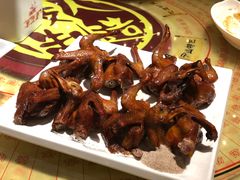 招牌烤乳鸽-石岐佬中山菜馆(张溪店)