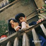 [亲亲]希望我们老了，还可以牵手漫步逛故里[拥抱]