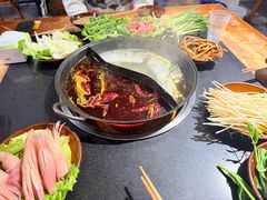 -重庆故事姊妹老火锅(财经学院店)