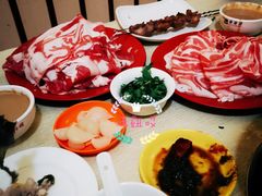 -洞庭洲·防空洞火锅·烧烤·铜锅涮肉(新百广场店)