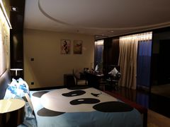 -成都保利公园皇冠假日酒店(熊猫基地店)
