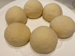 脆皮流沙包-皇朝会.经典传统粤菜(外滩店)