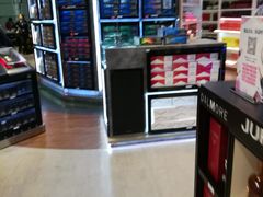 -日上免税店(三径路t3店)