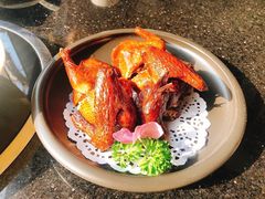 脆皮炸乳鸽-御花园·粤菜·海鲜火锅(中山公园店)
