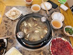 -乳仔牛牦牛汤锅 烤羊排(松潘古城店)