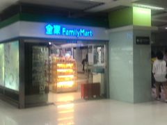 -全家便利店(宜山路站店)