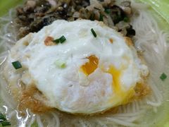 咸菜肉丝面荷包蛋-高桥特色小吃