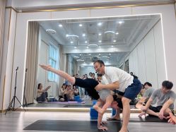 -亚太瑜伽普拉提学院