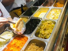 自助取餐区-三兄弟高炉烧饼