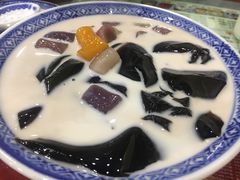 -赵记传承特色牛奶甜品(泉城广场店)