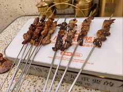 -小董哥烤串·爆汁大油边(故宫店)