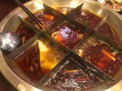 -重庆爽翻天老火锅(临平万达广场店)