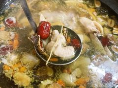 连州果园鸡-威邵鸡煲(西华路总店)