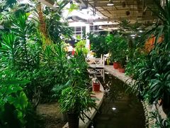 大堂-红栌温泉山庄生态美食餐厅