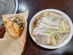 -金卯白肉罩火烧