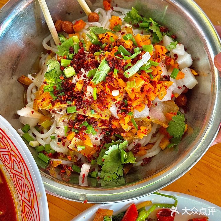 在阳朔！必去吃的正宗桂林米粉！！超级好吃