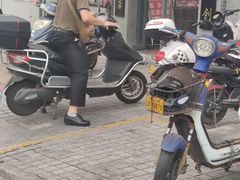 -老陆稿荐(西中市店)