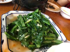 -临江餐馆二楼美食部落