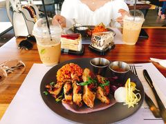 -Cha Café and Bistro