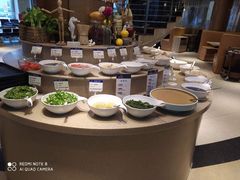 自助调料区-福娣·金沙银贝海鲜火锅