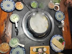 -大匠工房古船木艺术餐厅·猪肚鸡专门店(长白仙岛店)