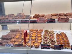 -HOT CRUSH趁热集合·现烤面包(上海环球港店)