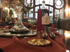 -Majestic Café