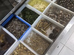 -超越海鲜屋(飞龙物业店)