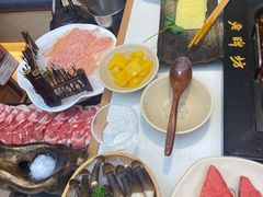 -老牌坊云南鱼豆花火锅(哈西万达店)