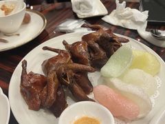 脆皮炸乳鸽-厦门朗豪酒店 · 明阁中餐厅