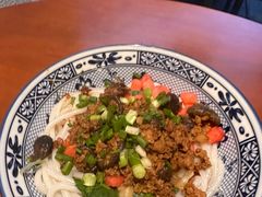 干拌香菇肉酱粗粉-袁妈红豆汤(重庆总店)