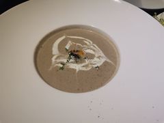 松露蘑菇奶油汤-C&R西班牙餐厅