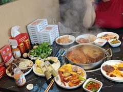 -魁牛·潮汕牛肉自助火锅(沈辽路万达店)
