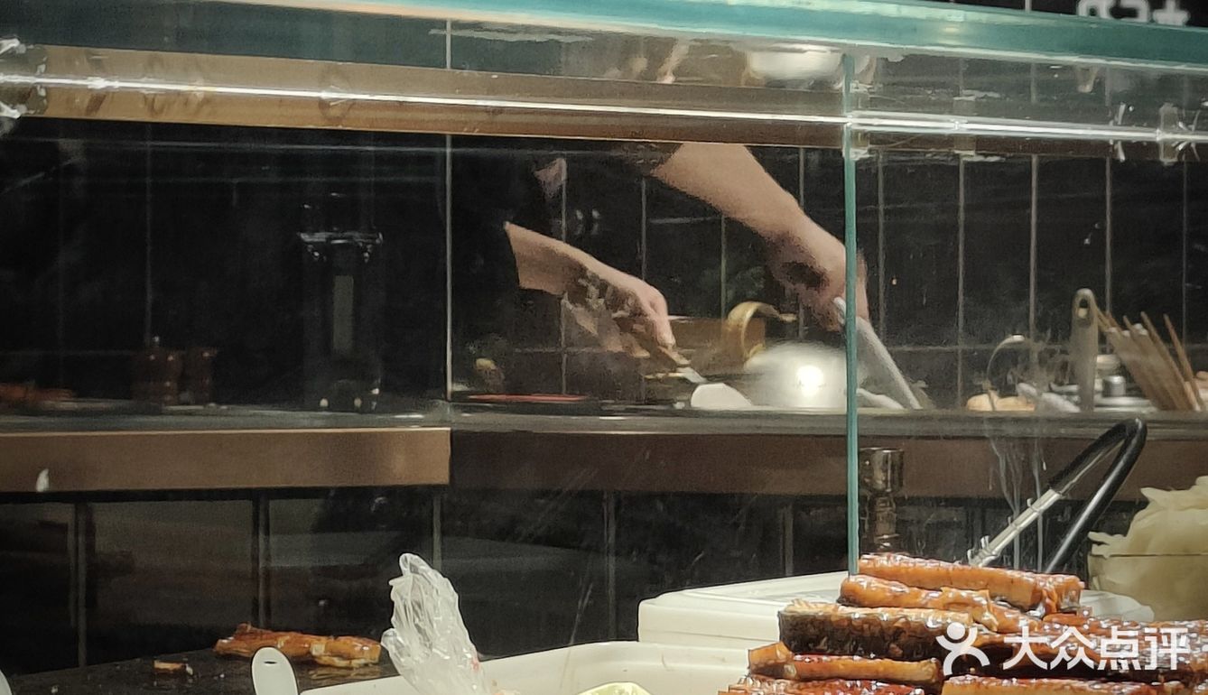 魔都人气日料店，精致美食不容错过！