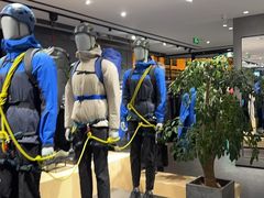 -ARC'TERYX始祖鸟(北京王府中环店)